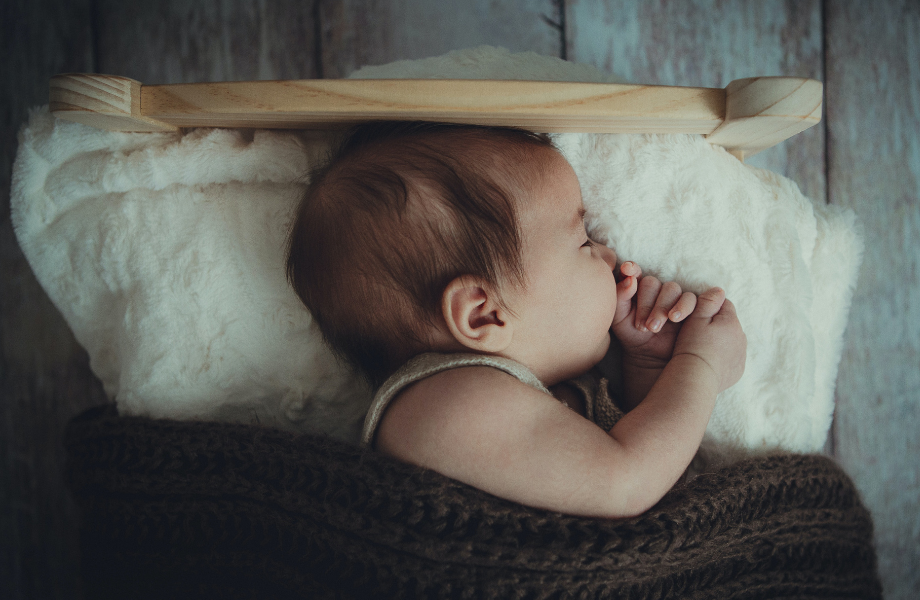 4 Tipps, um Ihr Baby in den Schlaf zu wiegen